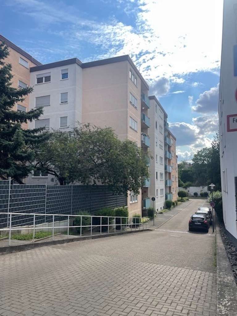 Charmante 2-Zimmer-Wohnung mit Balkon in zentraler und ruhiger Lage
