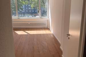 Kernsanierte Erdgeschosswohnung mit eigenem Eingang und EBK – Birkenstraße 10, 40233 Flingern Nord, Düsseldorf – Vorschaubild 1