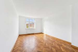 Helle 4-Zimmer-Altbauwohnung mit Aufzug und zwei Balkonen in Schwabing-West – Die vollständige Adresse der Immobilie erhältst du vom Anbieter., 80796 Neuschwabing, München – Vorschaubild 7
