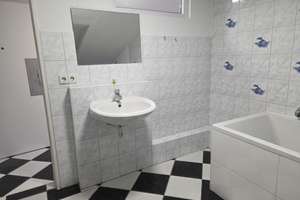 Grosse 1 Zimmer Dachwohnung in 78224 Singen Süd zu vermieten – Industriestrasse 12, 78224 Singen (Hohentwiel) – Vorschaubild 10