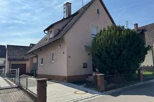Viel Platz in freistehendem EFH in Oberderdingen, ideal für junge Familie mit zwei Kindern