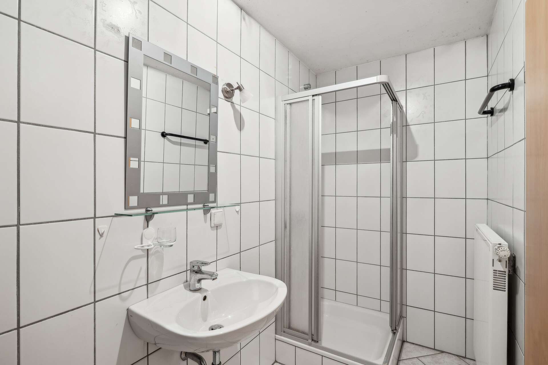 Immobilie in Niederstaufenbach - Charmantes Einfamilienhaus mit großem Grundstück und Möglichkeit zur Einliegerwohnung - Bild 1