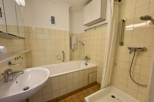 Großzügige Dachgeschosswohnung WG-geeignet - Zentral in Ulm – Die vollständige Adresse der Immobilie erhältst du vom Anbieter., 89073 Mitte, Ulm – Vorschaubild 16