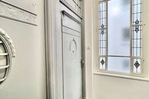 Stilvolle 5-Zi.-Altbauwohnung mit Charme & Potenzial – im Herzen von Charlottenburg! Provisionsfrei! – Die vollständige Adresse der Immobilie erhältst du vom Anbieter., 10707 Wilmersdorf, Berlin – Vorschaubild 2