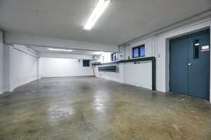 Solides Gebäude-Ensemble aus Wohnhaus und Geschäftshaus – Remscheid – Vorschaubild 12