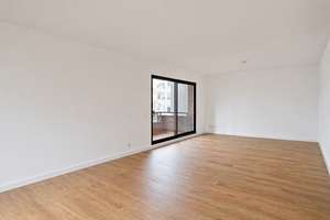 Charmante 3-Zimmer-Wohnung mitten im Herzen der Stadt – Die vollständige Adresse der Immobilie erhältst du vom Anbieter., 40210 Stadtmitte, Düsseldorf – Vorschaubild 3
