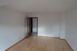 Provisionsfrei und mit neuer EBK: Helle, geräumige 2-Zimmer-Dachgeschosswohnung – 91056 Heiligenloh, Erlangen – Vorschaubild 14