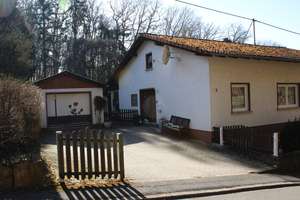 Sanierter Bungalow im Grünen – Die vollständige Adresse der Immobilie erhältst du vom Anbieter., 65582 Hambach – Vorschaubild 2
