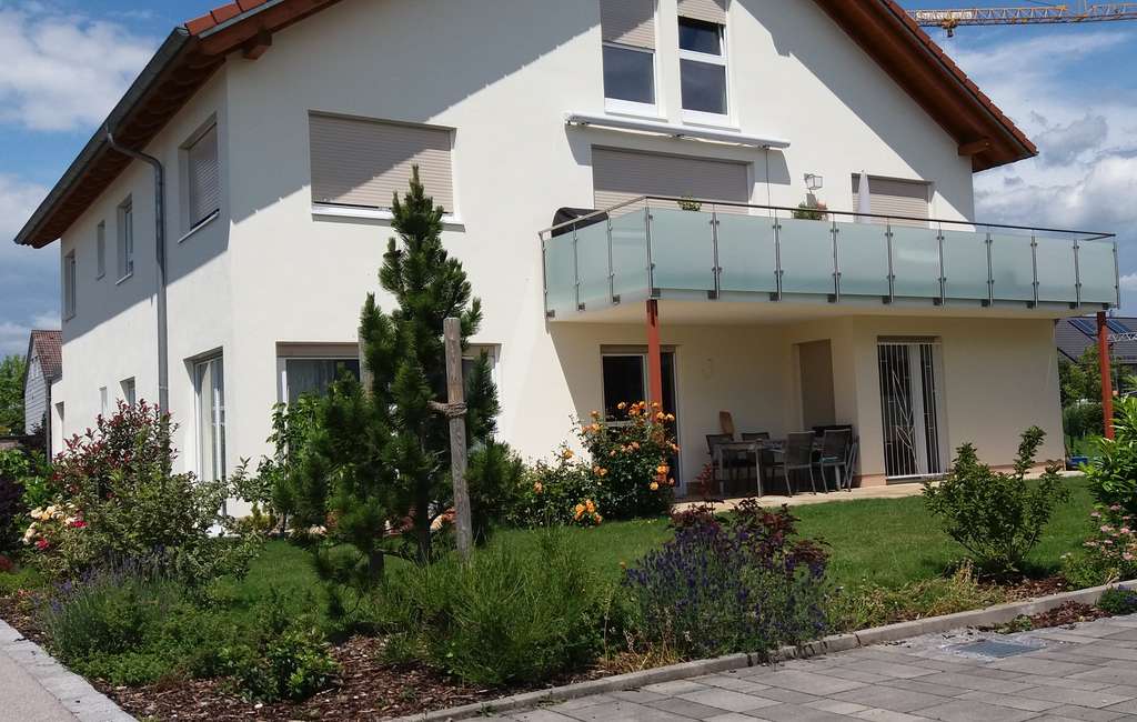 Immobilie in Maisach - Lichtdurchflutete 4-Zimmer-Gartenwohnung (144 m²) & helles DG-Studio (52 m²) in Maisach (Erbpacht)  - Bild 0