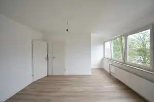 Renoviert! Modernes Apartment mit viel Tageslicht in KR-City – Hülser Straße 283, 47803 Krefeld – Vorschaubild 1