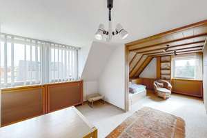 Charmante Doppelhaushälfte mit Garten & Garage – viel Platz für die ganze Familie – Die vollständige Adresse der Immobilie erhältst du vom Anbieter., 97204 Höchberg – Vorschaubild 11