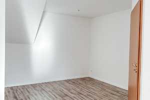 TOLLE 2-Raumwohnung mit Balkon & Tiefgaragenstellplatz in Schlosschemnitz – Ottostraße 6, 9113 Chemnitz – Vorschaubild 3