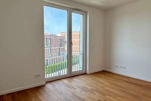 Uferblick - Leben direkt am Wasser - helle Eckwohnung mit 2 Tageslichtbädern – Julienne-Trouet-Platz 35, 30453 Limmer, Hannover – Vorschaubild 4