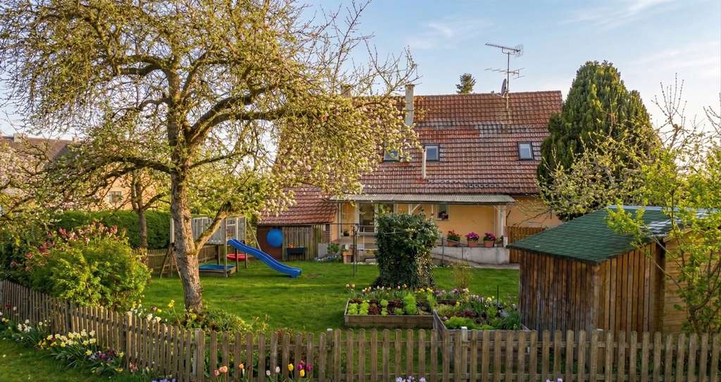 Immobilie in Engen - Landhaus mit Charme in idyllisch ruhiger Ortsrandlage - Bild 0