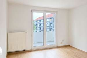 3-Raum Wohnung mit Balkon! – 6130 Südstadt, Halle (Saale) – Vorschaubild 1