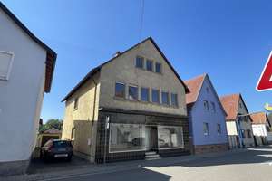 Großzügiges Ein- bis Zweifamilienhaus - bauen in zweiter Reihe möglich! – Die vollständige Adresse der Immobilie erhältst du vom Anbieter., 76744 Wörth am Rhein – Vorschaubild 1