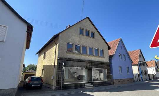 Großzügiges Ein- bis Zweifamilienhaus - bauen in zweiter Reihe möglich!