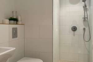 Von der Sonne zum Aufstehen geküsst! 4 Zimmer, sehr großer Balkon,... – Alt-Stralau 52, 10245 Friedrichshain, Berlin – Vorschaubild 5