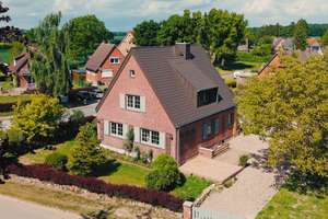 Idyllisch saniertes Traumhaus  – Die vollständige Adresse der Immobilie erhältst du vom Anbieter., 21493 Basthorst – Vorschaubild 1