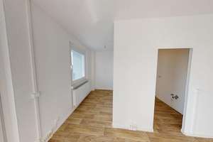 NEU sanierte 1-Raum-Wohnung mit Balkon zum Entspannen – Wolgograder Allee 204, 9123 Hutholz, Chemnitz – Vorschaubild 3
