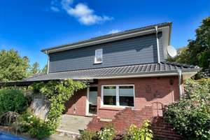 Hier können Sie so einziehen! Geschmackvolles und energetisch saniertes Einfamilienhaus in Aurich-S – Die vollständige Adresse der Immobilie erhältst du vom Anbieter., 26607 Aurich – Vorschaubild 2