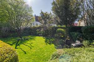 Exklusiv sanierte 5-Zi-City-Oase! Das „Türmchenhaus“ im Herzen von Kaiserswerth! Gartenrefugium! – Die vollständige Adresse der Immobilie erhältst du vom Anbieter., 40489 Kaiserswerth, Düsseldorf – Vorschaubild 23