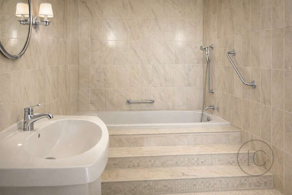 Immobilie in Hilden - Mehrfamilienhaus in Hilden mit drei Einheiten und Entwicklungspotenzial - Bild 1