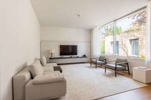 Urban Living in Schwabing: Stylische 3-Zimmer-Wohnung mit Design-Ausstattung