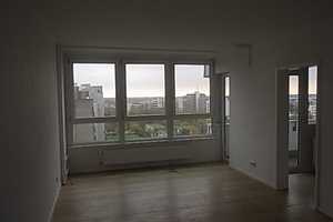 MODERNSIERTE 2-ZIMMER-WOHNUNG MIT  WUNDERBAREM WEITBLICK ! – Nobelring 44, 30627 Hannover – Vorschaubild 2