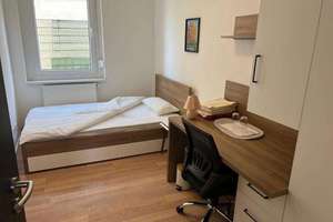 DUVE: Ideal für Firmen: Möblierte & Komfortable 9-Zimmer-Wohnung in Stuttgart-West