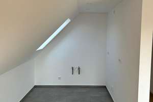 Geschmackvolle 3-Zimmer-Wohnung mit gehobener Innenausstattung in Wiesbaden – Karl-Albert-Straße 59, 65207 Breckenheim, Wiesbaden – Vorschaubild 2