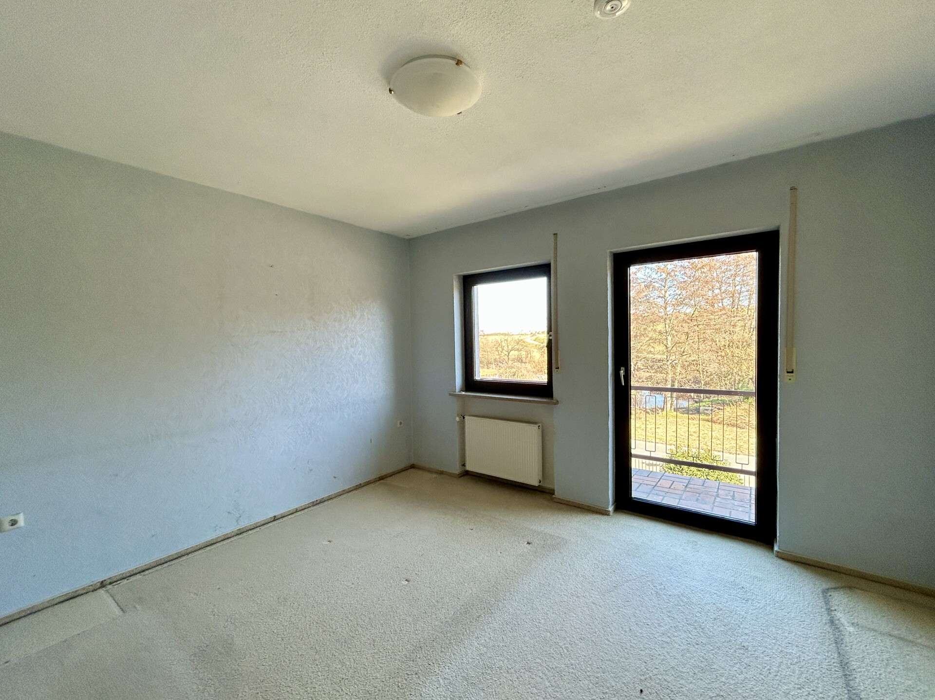 Immobilie in Adelsdorf - Zweifamilienhaus zauberhaft am Waldrand in Adelsdorf-Neuhaus - Bild 3