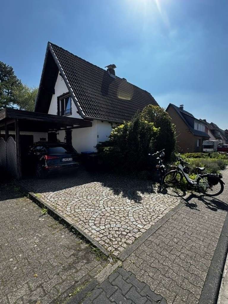 Immobilie in Lünen - Freistehendes Einfamilienhaus mit Einliegerwohnung mit Traumgrundstück in Seenähe - Bild 1