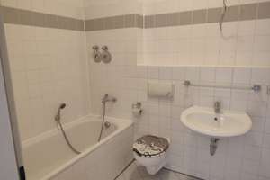 Freundliche 2-Raum-Wohnung mit verglaster Loggia mitten in Sudenburg sucht Sie! – Halberstädter Str. 118, 39112 Sudenburg, Magdeburg – Vorschaubild 10