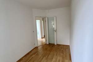 Attika-Wohnung mit 3 Zimmern und zwei Balkonen Nähe Nymphenburger Schlosspark in München-Obermenzing – Kirschäckerweg 20, 81247 Obermenzing, München – Vorschaubild 15