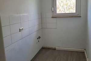 Überruhr-Holthausen: Frisch renov. 2-Zi.-Whg. mit großem Balkon – Wolfsdelle 7, 45277 Überruhr-Holthausen, Essen – Vorschaubild 3