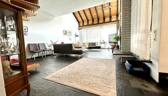 Bild von Viel Platz für die Familie – 6 Zimmer, 4 Ebenen, 2 Kamine, Garten und Stellplätze!