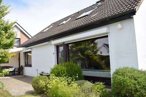 Kiel-Hasseldieksdamm: EFH mit viel Platz und schönem Garten für Ihre Familie in netter Nachbarschaft – Die vollständige Adresse der Immobilie erhältst du vom Anbieter., 24109 Hasseldieksdamm, Kiel – Vorschaubild 3