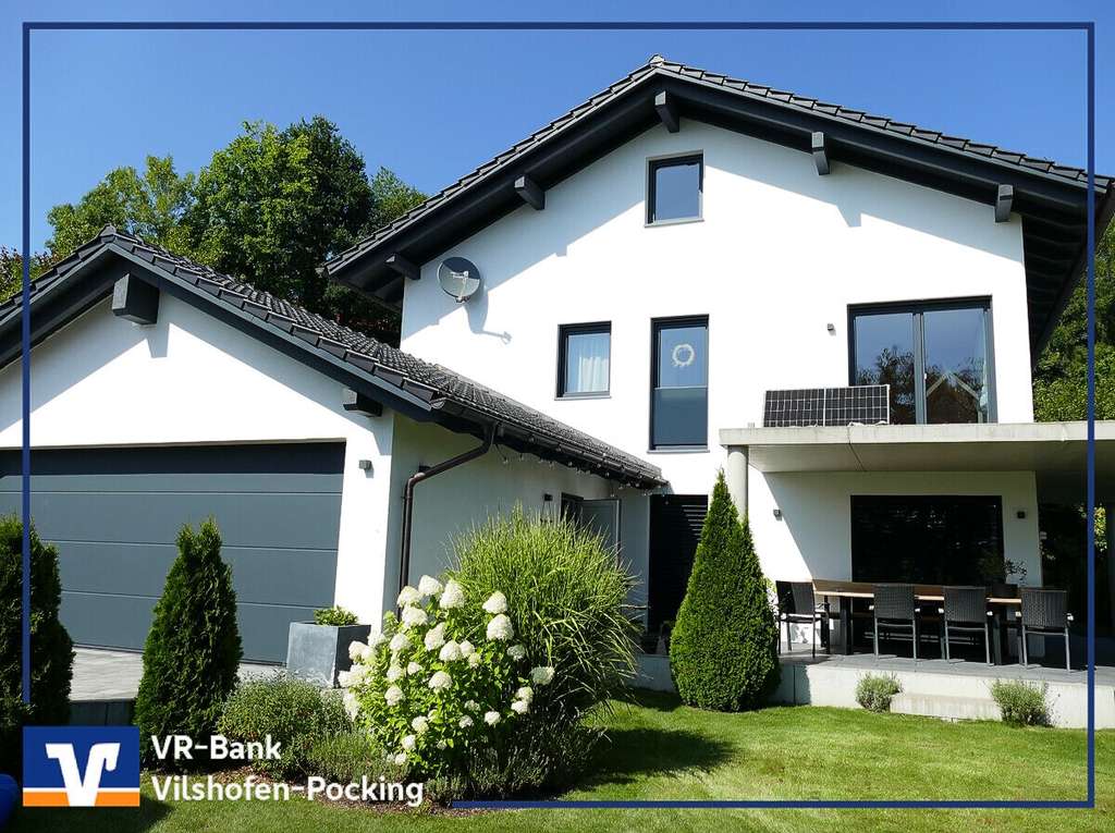 Immobilie in Hauzenberg - IHR NEUES TRAUMHAUS IN TRAUMLAGE: MODERNES EINFAMILIENHAUS MIT EIGENEM POOL NÄHE HAUZENBERG! - Bild 0