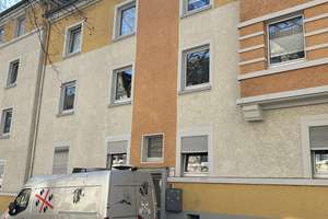 Helle und großzügige 2-Zimmer-Dachgeschoßwohnung in Frohnhausen freut sich neuen Mieter*in