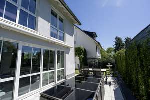 🌟 Luxuriöse Villa direkt am Rhein – Wohnen auf höchstem Niveau in Wiesbaden-Schierstein 🌟 – Die vollständige Adresse der Immobilie erhältst du vom Anbieter., 65201 Schierstein, Wiesbaden – Vorschaubild 4