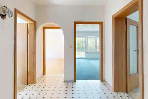 ** Ihr Wohntraum im Grünen: Freistehendes Haus mit Garten, Balkon und Platz für die ganze Familie ** – Die vollständige Adresse der Immobilie erhältst du vom Anbieter., 85053 Südost, Ingolstadt – Vorschaubild 10