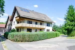 Einfamilienhaus mit 244 m², Nebengebäuden und viel Potenzial in ländlicher Lage – Amberg-Sulzbach (Kreis) – Vorschaubild 2