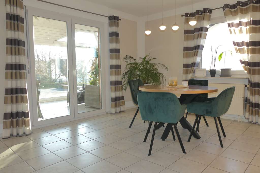 Immobilie in Brombachtal - ***Schöne Fernsicht! Gepflegtes Wohnhaus in unverbauter Südwestlage in Brombachtal-Kirchbrombach*** - Bild 4