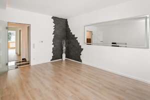Urbanes Wohnen in Bestlage: Renovierte Eigentumswohnung mit Balkon und Stellplätzen! – Die vollständige Adresse der Immobilie erhältst du vom Anbieter., 33602 Mitte, Bielefeld – Vorschaubild 3