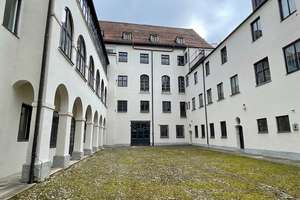 "Höhmannhaus" - Wohnen in historischen Gemäuern in der Maximilianstraße