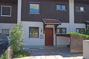 Geräumiges sowie vielseitiges RMH in exzellenter Lage – Isaraustraße 40-54, 82538 Bad Tölz-Wolfratshausen (Kreis) – Vorschaubild 1