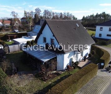Großzügiges Raumkonzept: Modernes Architektenhaus für die ganze Familie