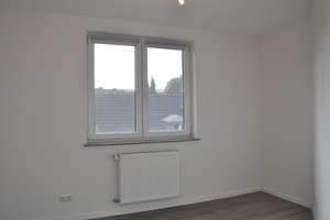 Einziehen und wohlfühlen: modernisierte DG-Wohnung, 4 Zimmer, Loggia, Klimaanlage und Gartennutzung – Die vollständige Adresse der Immobilie erhältst du vom Anbieter., 45355 Borbeck-Mitte, Essen – Vorschaubild 8