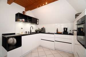 Stilvolle, moderne Maisonettewohnung mit sonniger Loggia, Klimaanlage und Stellplatz in Paderborn – Die vollständige Adresse der Immobilie erhältst du vom Anbieter., 33100 Kernstadt, Paderborn – Vorschaubild 5